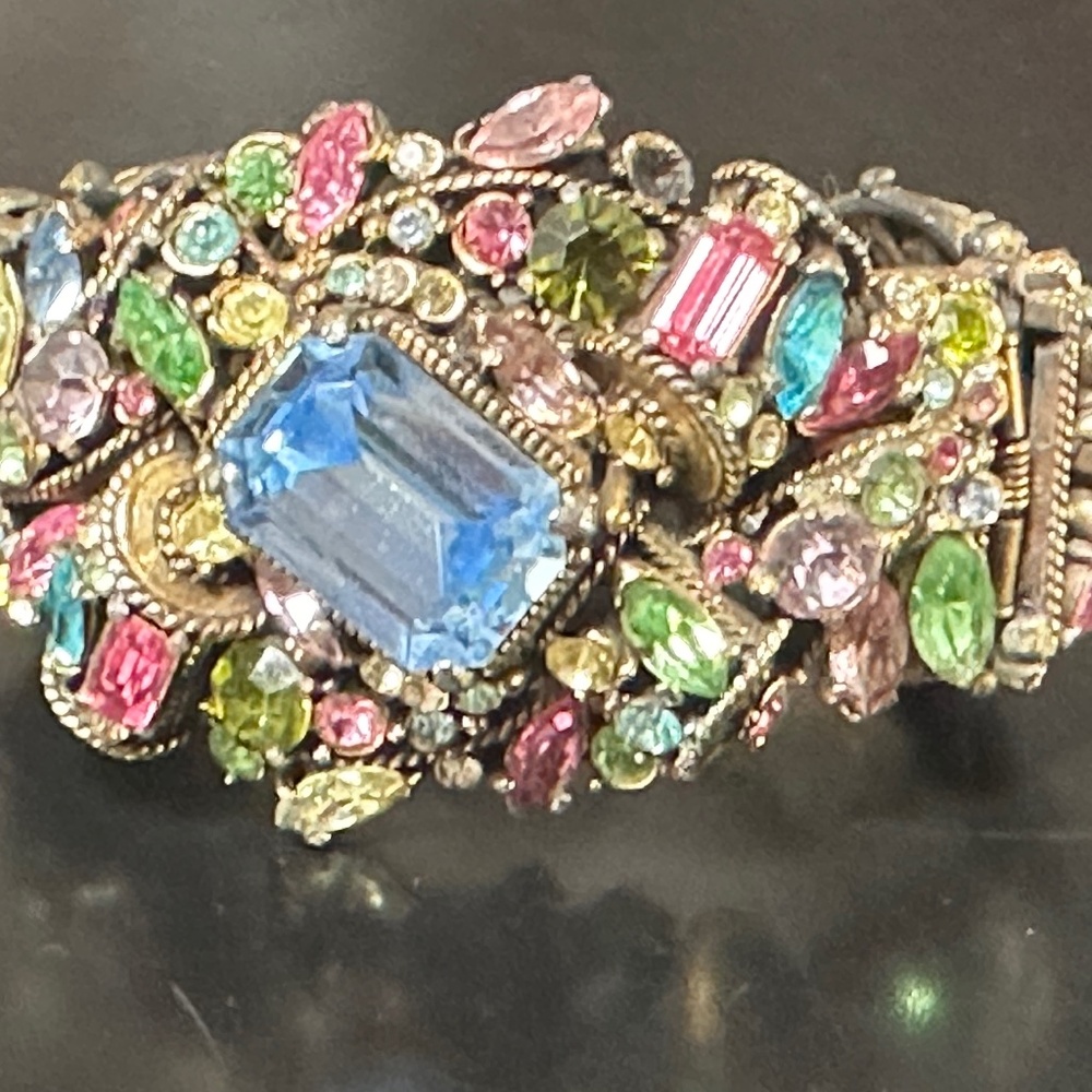 Vintage Hollycraft hinge bracelet